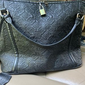 Antheia lxia PM black  Monogram bag